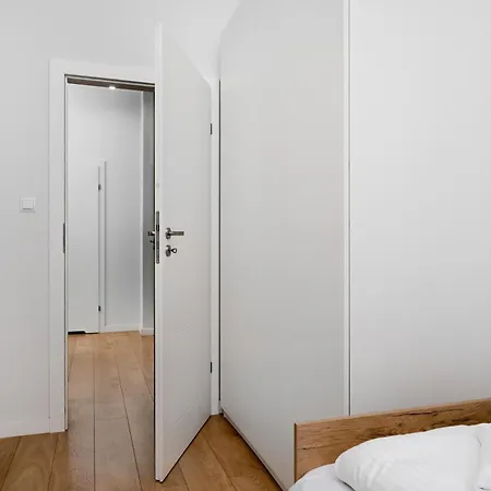 Roosevelta 25 Center By Solarento